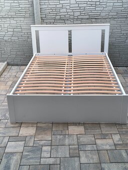 Prodám manželskou postel 140cm x 200cm - 2