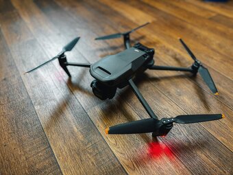 DJI Mavic 3 Fly more Combo - dron 4x baterie a příslušenství - 2