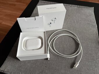 Apple AirPods Pro 2022 + speciální špunty - 2