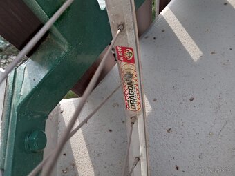 Přední a zadní kolo 25" s plášti 25-622 (700x25 C) - 2