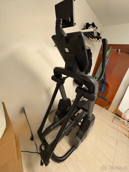 Eliptický trenažer NORDICTRACK Freestrider FS9i - 2