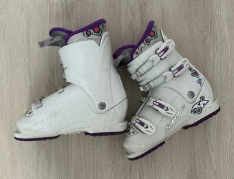 Lyžáky NORDICA, na nohu 24-24.5 cm - 2