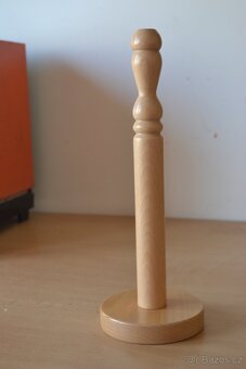 Stojan na papírové utěrky - 2