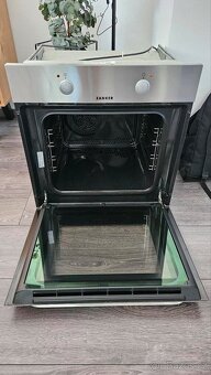 pěkná nerezová vestavná trouba Zanker Electrolux - 2