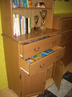 Knihovna + komoda masiv smrk - 2