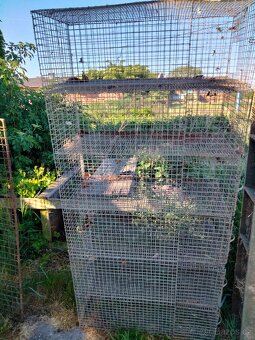 Prodám 6 bateriových klecí pro domácí mazlíčky. - 2