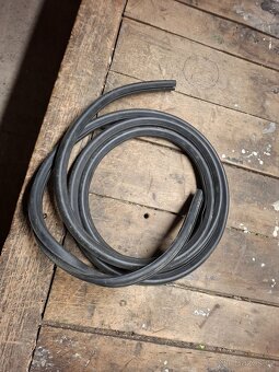 Zasklívací guma čelního skla Tatra 603 - 2