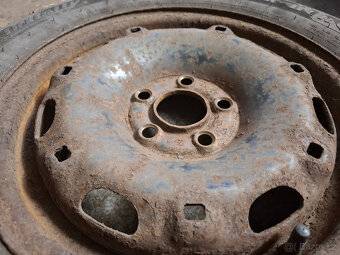 4x starší plechová kola - 2