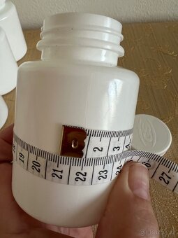 Bílé plastové dózy - 2