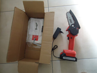 AKU ruční pilka na dřevo - 2