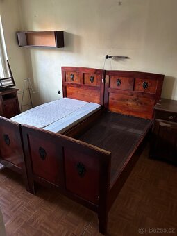 Starožitné postele a skříně - 2