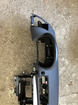 Bmw 1 E87 palubní deska - 2