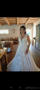 Krajkové svatební šaty - 2