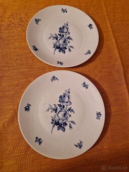 Retro porcelánové talíře s modrými květy, na zavěšení, 2 ks - 2