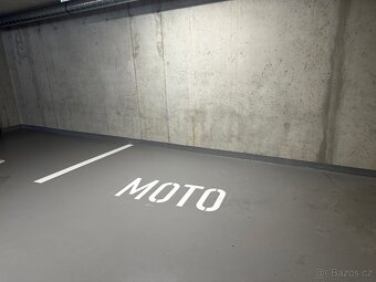 Garážové stání pro moto - 2