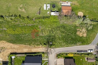 Prodej stavebního pozemku v Divišově 1391m2. - 2
