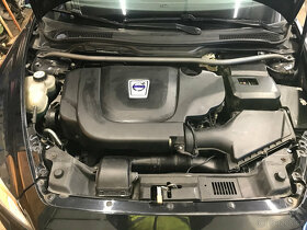 Prodám volvo C30, D3,2.0L 110kw,pětiválec,2011. - 2