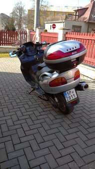 Suzuki Burgman 650 - 2