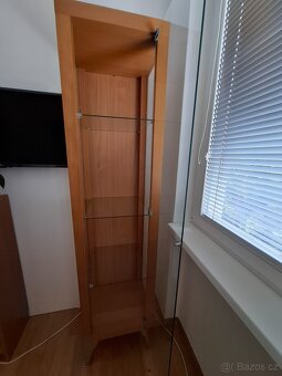 Skleněná vitrína Ikea - 2