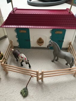 Schleich dům se stájí - 2