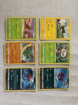 Pokémon TCG – Balíček temného typu + karta s online kódem - 2