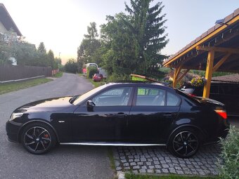 BMW 530 xDrive TOP STAV 164 000 km,garážované - 2