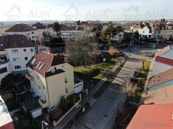 Prodej bytu v OV 3+1 se spíží a šatnou 80 m2 + balkón + s... - 2