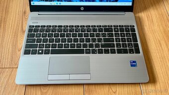 HP 250 G8 - 2