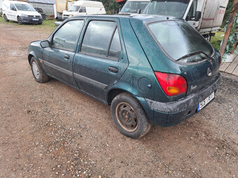 FORD FIESTA 1,3i - 2