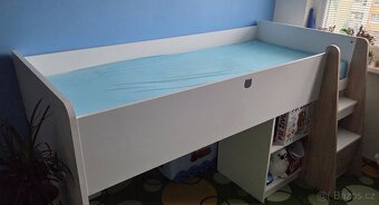 Vyvýšená velká dětská postel s psacím stolem - 2