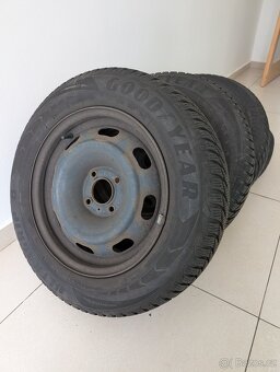 Prodám zimní pneumatiky 195/65 r15 - 2