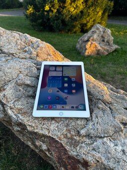 Apple iPad Air 2 A1567 - 2