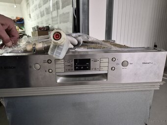 Vestavná myčka Bosch - 2