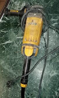 Bruska DEWALT DVE4557QS - 2