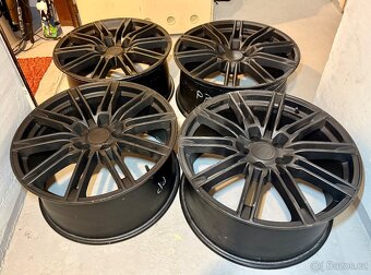 Porsche 21" 4ks alu disky. Porsche GTS Spider - 2