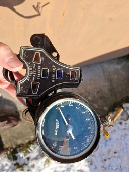 Honda CB 750 Four - kontrolní panel s otáčkoměrem - 2