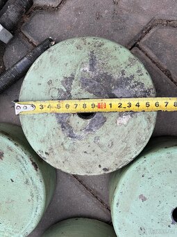 Nastavitelne nohy pod stroje - 2