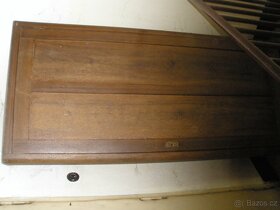 Starožitná rohová skříń - 2