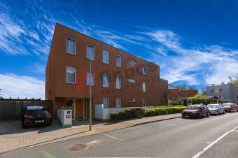 Stylový 3+kk s privátní zahradou, pergolou – Praha Vysočany - 2