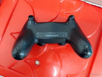 Sony PS4 Dualshock 4 V2 - Black - 2