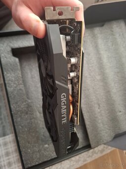 RTX 2060 (Gigabyte GeForce RTX 2060 WindForce OC, 6GB GDDR6) - 2