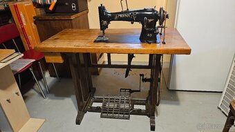 Profesionální šicí stroj PHOENIX - 2