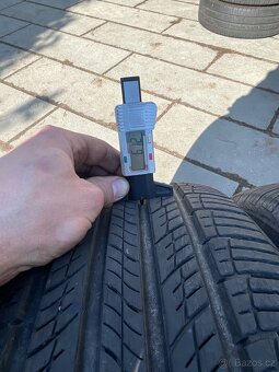 Dvě letní pneu Hankook 235/55/17 - 2
