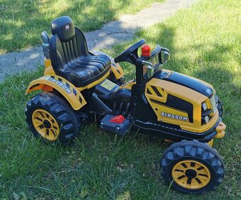 DĚTSKÝ TRAKTOR - Elektrický pohon, vhodné od 3 let. - 2