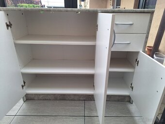 Komoda - 2