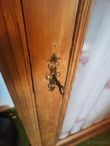 Starožitná skříň - 2