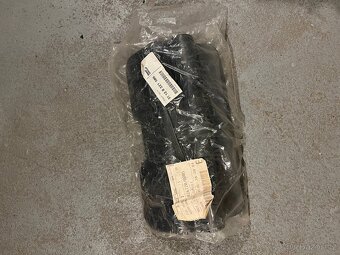 BMW E39 Odnímatelný kryt tažného zařízení - 51128221586 - 2