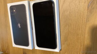 iPhone 11 64GB černý, pěkný stav - 2