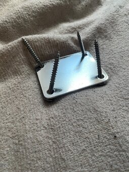 Backplate 4 díry stratocaster/telecaster - 2