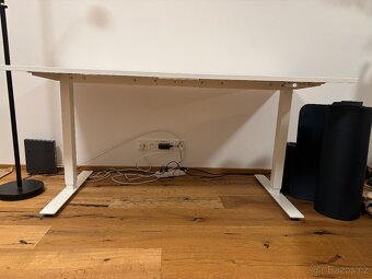 Bílý polohovací stůl Ikea (Trotten) - 2